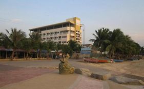 โรงแรมนานาชาติ บางแสน